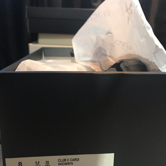 Cardi b - Picture 6 of 6